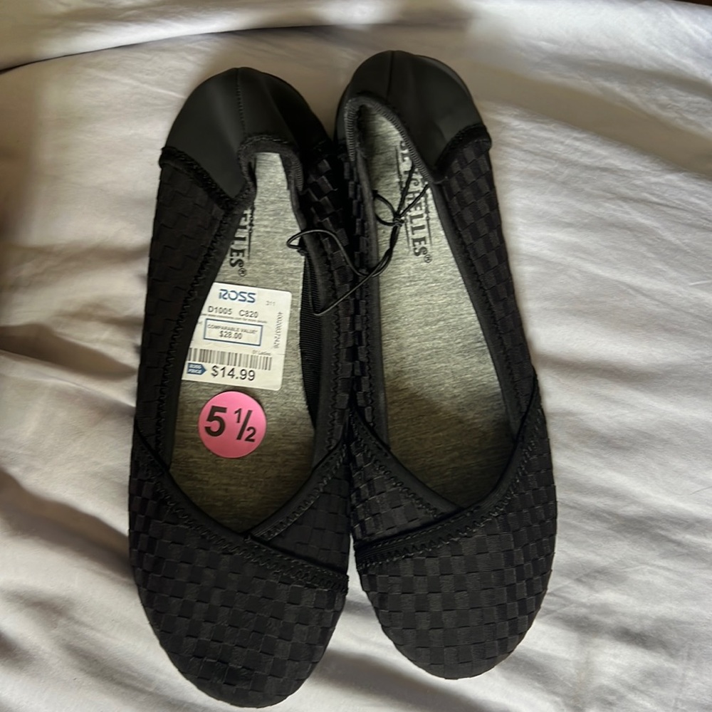 COPY - NWT BLACK FLATS